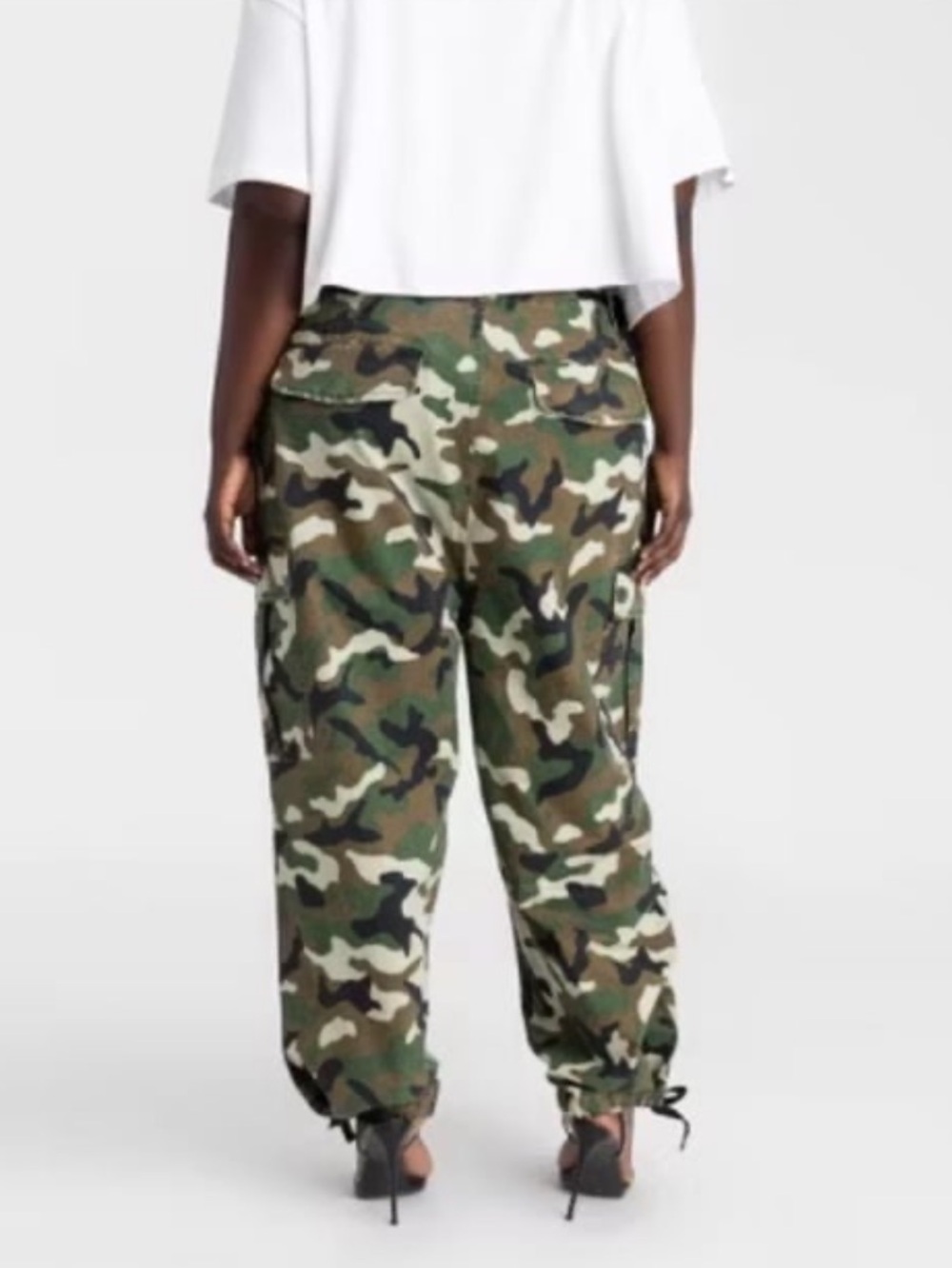 KBB by KAHLANA Women's Mid-Rise Straight Leg Cargo Jogger' - Dark Camo NWT M